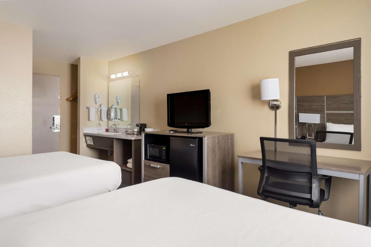 Surestay Hotel By Best Western Wells Esterno foto