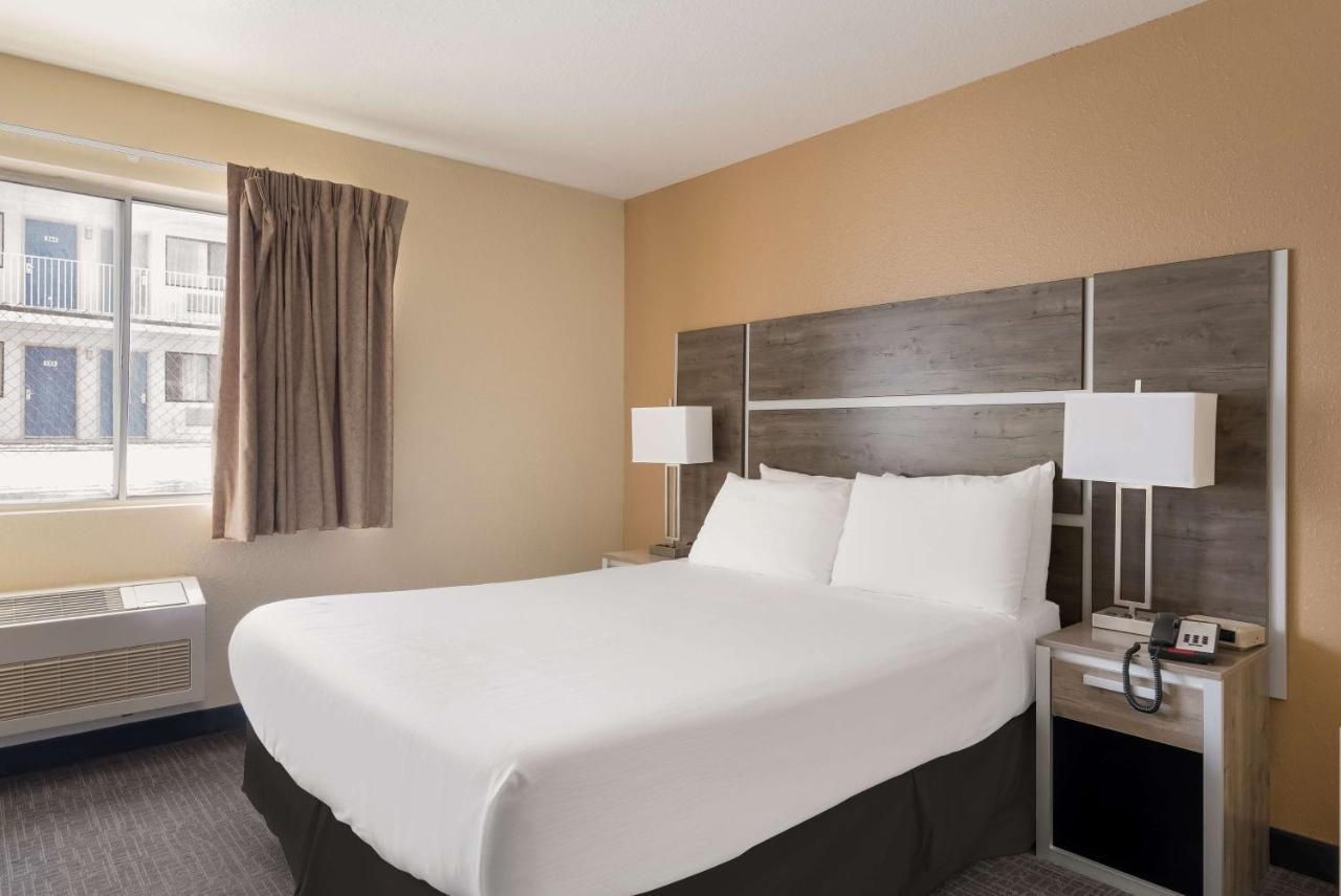 Surestay Hotel By Best Western Wells Esterno foto