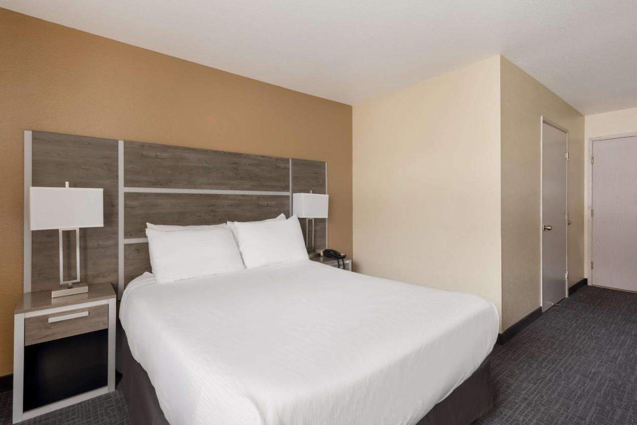 Surestay Hotel By Best Western Wells Esterno foto