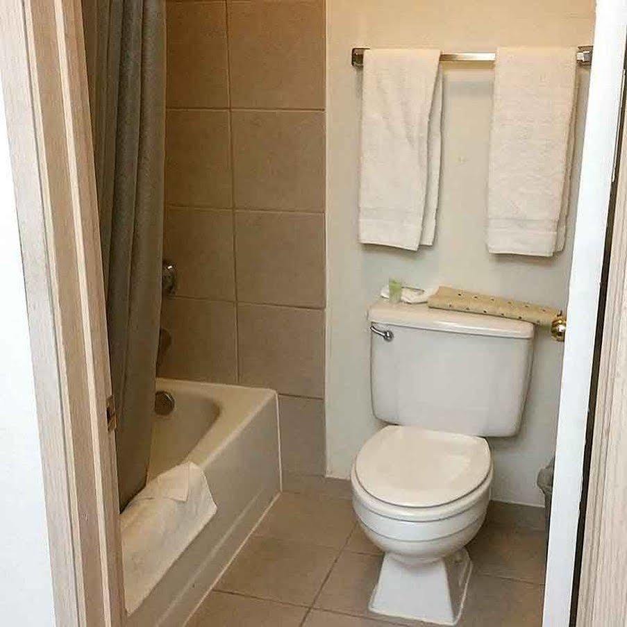 Surestay Hotel By Best Western Wells Esterno foto